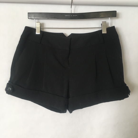 Cute pleated shorts - RT - Picture 3 of 6